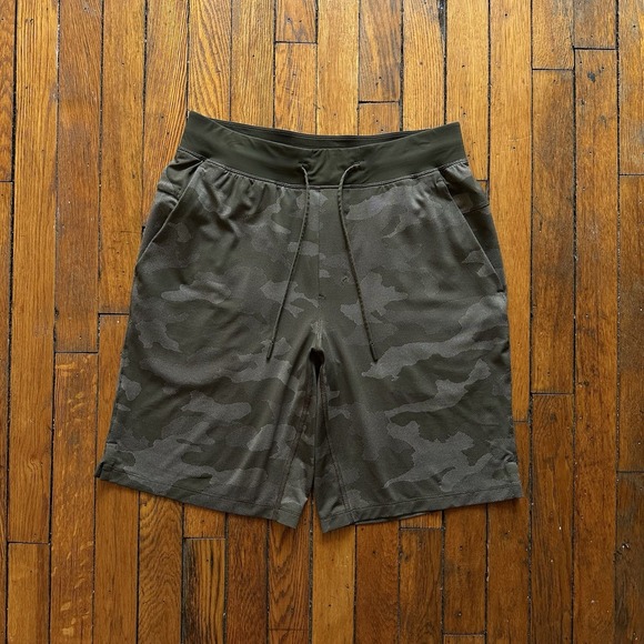 Lululemon T.H.E. Short 9" *Linerless Men Med Variegated Mesh Camo Max Dark Olive - Picture 1 of 9